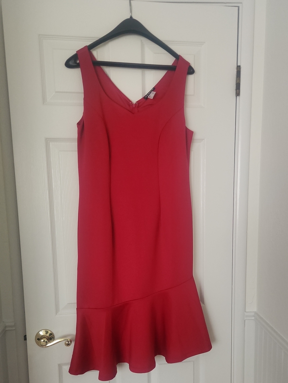 Red Sleeveless Asymetrical Flounce Hem Dress NWOT Size Lq